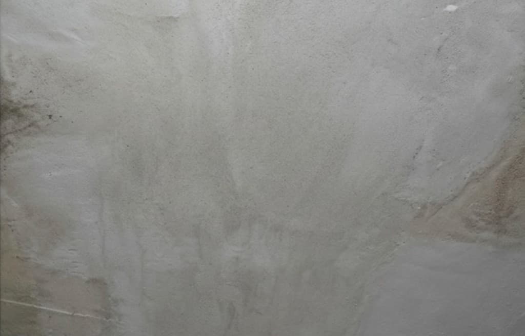 Small stain appears from untreated water leakage (Month 1 to 3), cost of waiting example, Hyderabad